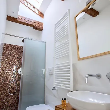 Al Pozzo Di Luce Bed & Breakfast 2*