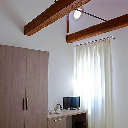 Al Pozzo Di Luce 4*